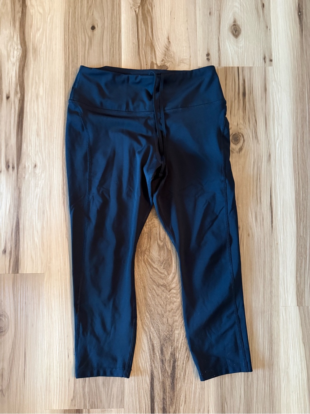 Women’s Nike Black Dri-FIT Cropped Athletic Leggings Medium